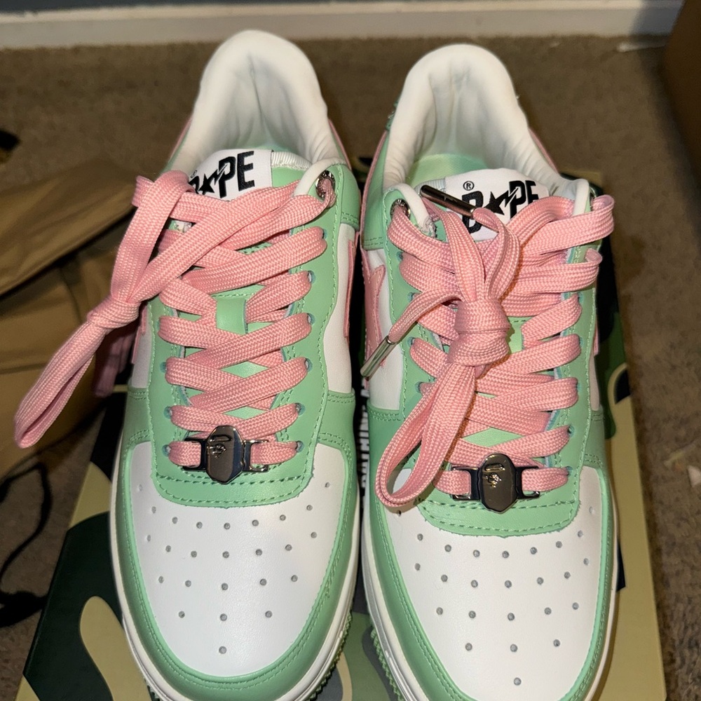 Bape Sta low 1 Green and Pink Sneakers